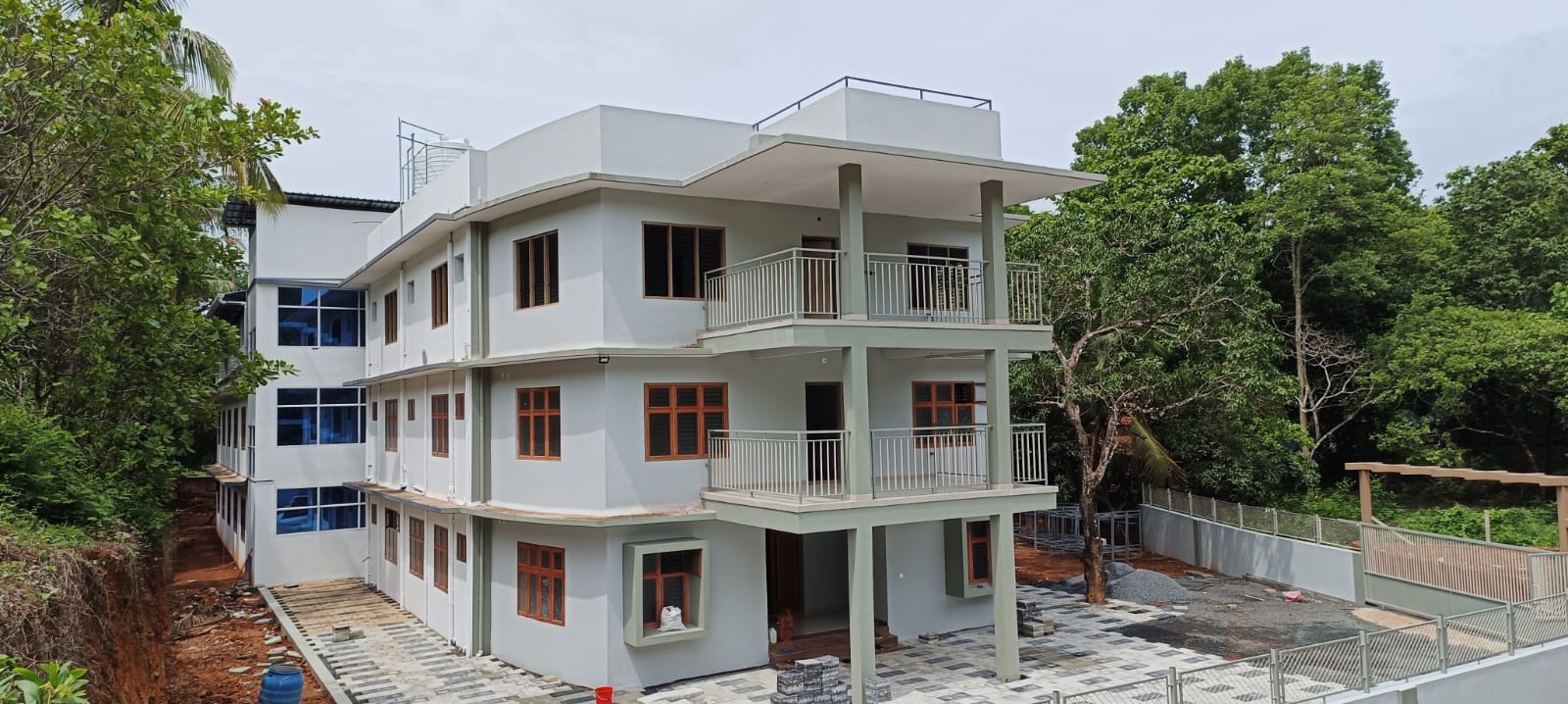 HOSTEL FOR BOYS AND GIRLS